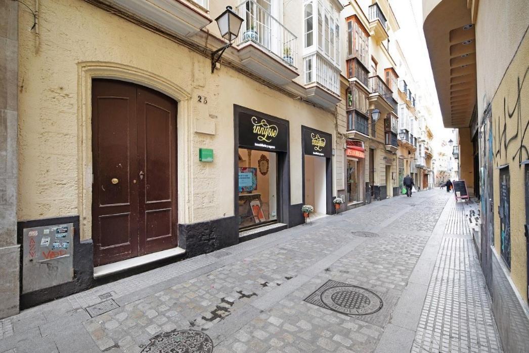 Precioso Alojamiento En Cadiz Junto Al Mercado Luaran gambar